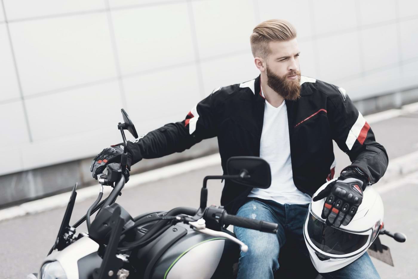 Men’s motorcycle clothing: A comprehensive guide